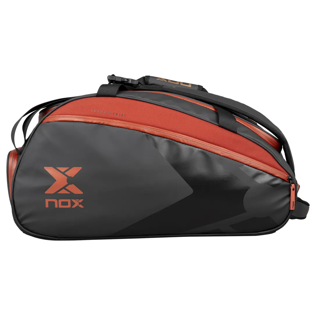 Sac de Padel NOX Luxury Open Series Noir/Rouge - Organisation et Protection Optimale pour votre Équipement