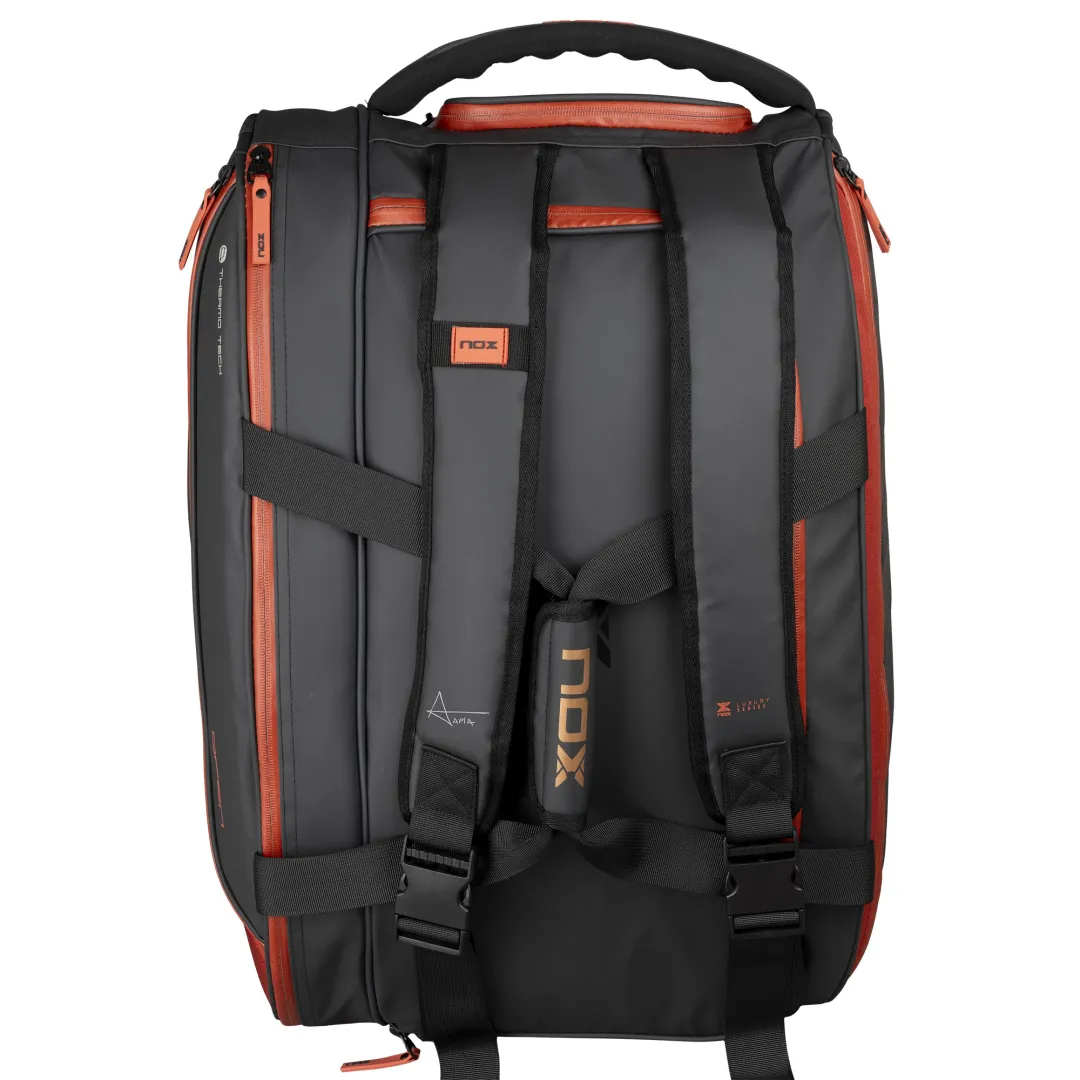 Sac de Padel NOX Luxury Open Series Noir/Rouge - Organisation et Protection Optimale pour votre Équipement