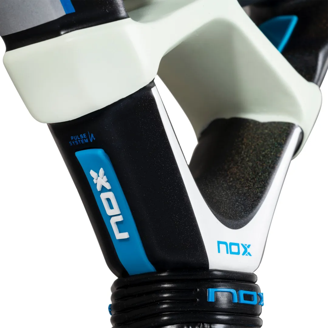 TL10 QUANTUM 12K par Tino Libaak - Raquette de Padel Haut de Gamme