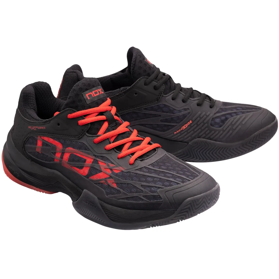 Chaussures de Padel NOX AT10 Lux Noir Rouge - Confort, Stabilité, Performance