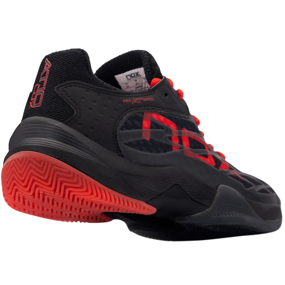 Chaussures de Padel NOX AT10 Lux Noir Rouge - Confort, Stabilité, Performance