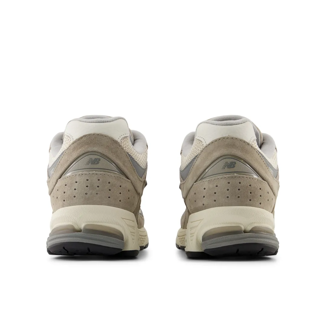New Balance 2002R – Alliance de Vintage et Technologie