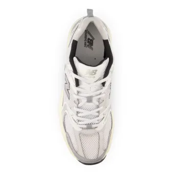 New Balance 530 – Blanc cassé & détails beiges